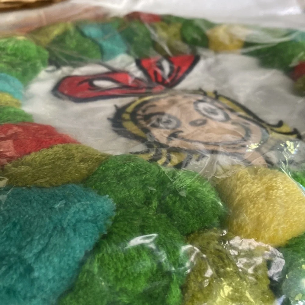 Pottery Barn Teen Dr. Seuss The Grinch Cindy Lou Holiday Pom Pom Pillow Cover